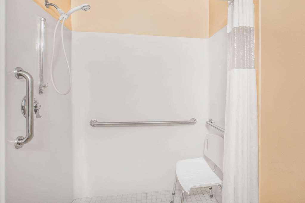 Days Inn by Wyndham Worthington - photo 9