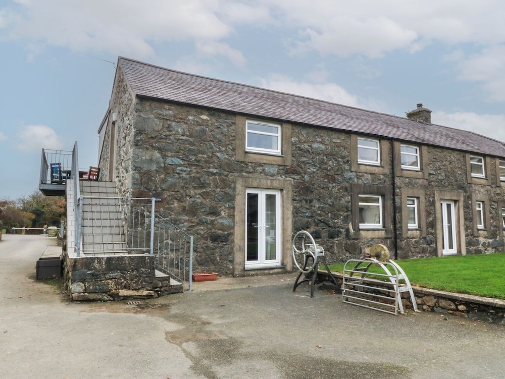 Cwellyn - carbon neutral hotel in Pwllheli