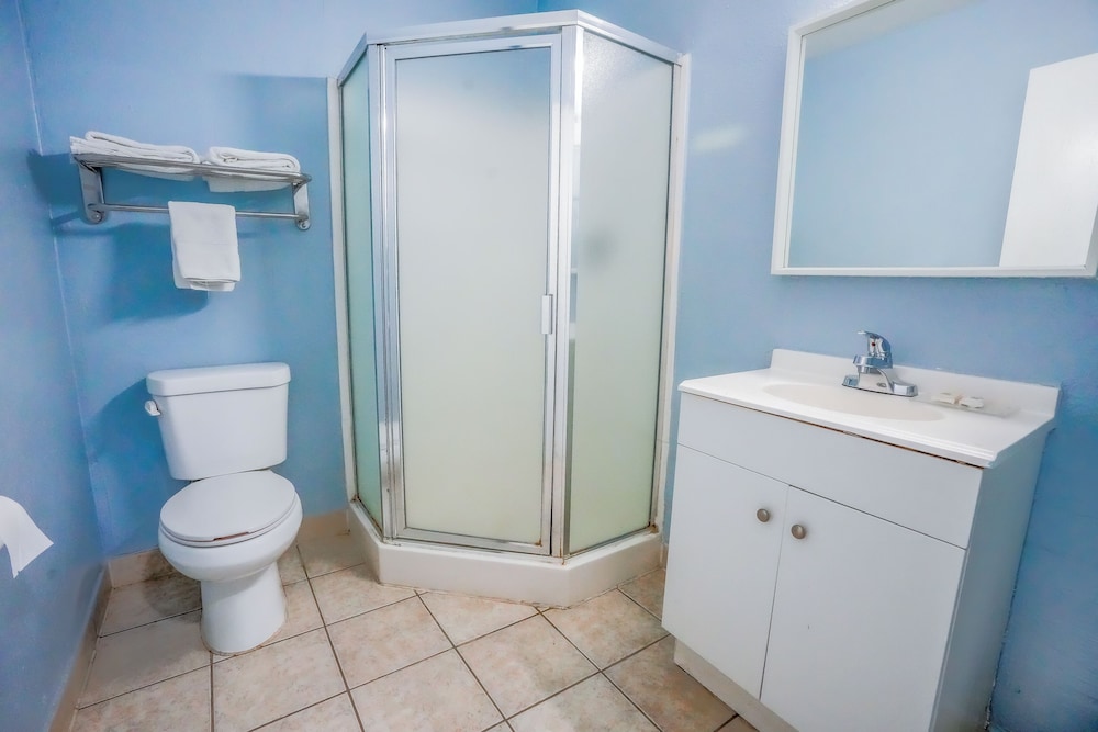 Economy Inn Buttonwillow Bakersfield I 5 - photo 21