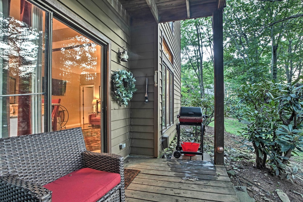 Wintergreen Resort Mountain Condo w Pool Access - photo 22