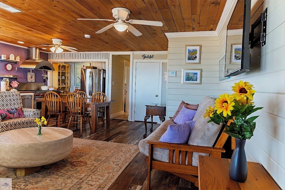 Blue Dolphin Inn and Cottages - photo 53