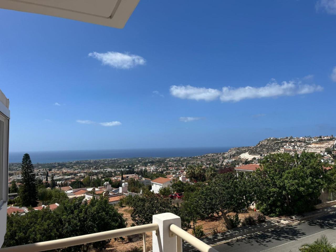 Seaview Apartments