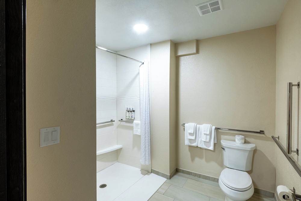 Candlewood Suites Wichita Northwest - photo 31