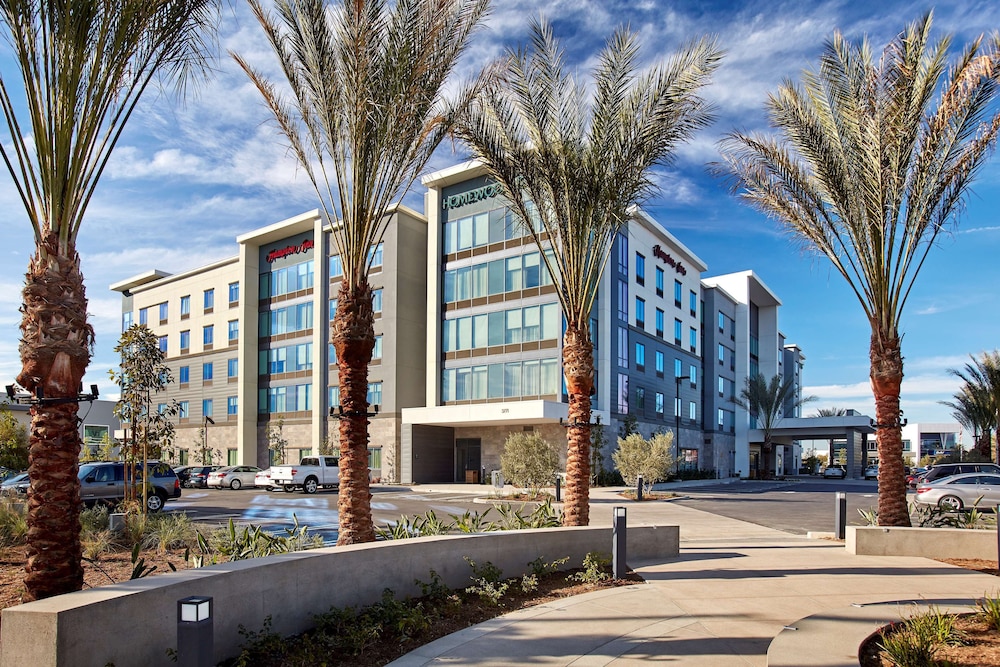 Hampton Inn Long Beach Airport - featured photo