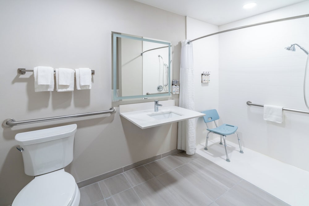 Holiday Inn Express Hotel & Suites Denver North Thornton by IHG - photo 23