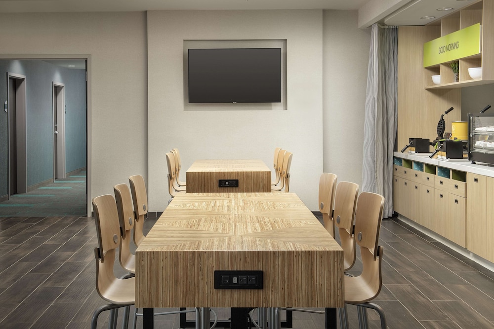 Home2 Suites by Hilton Clovis Fresno Airport - photo 34