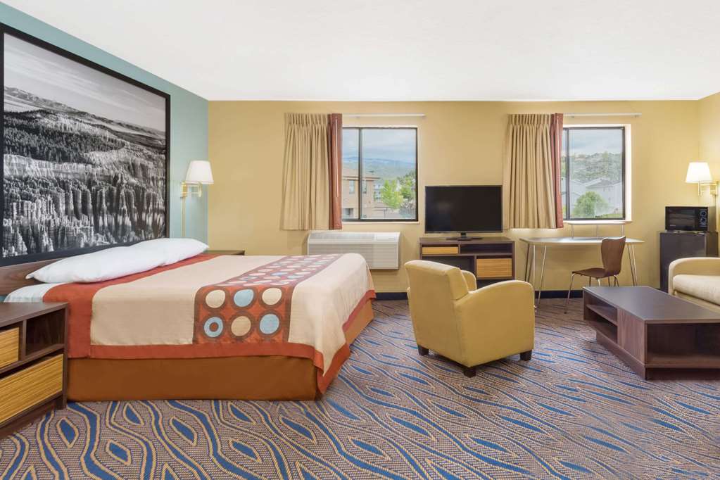 Super 8 by Wyndham Cedar City - photo 9