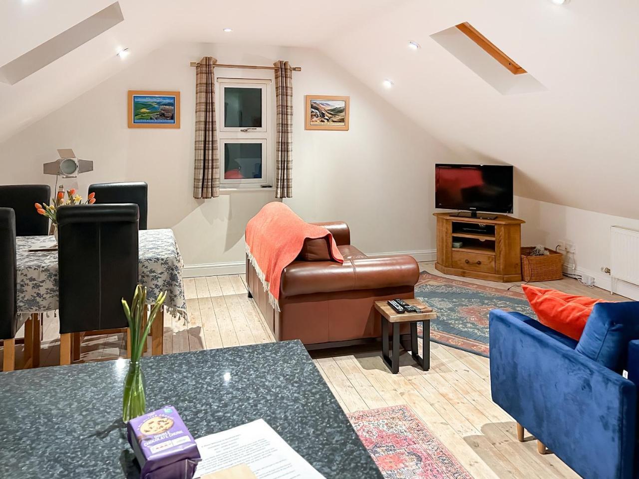 Bankfield Barn — Tideswell — photo 3
