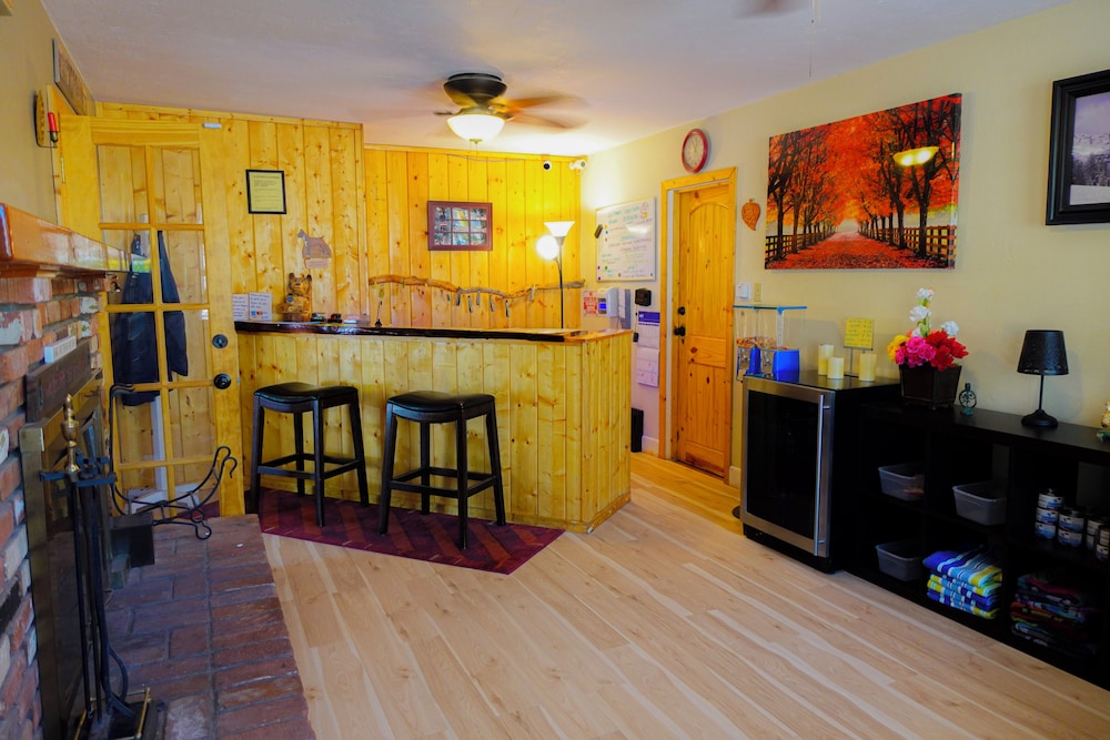 Sleepy Hollow Cabins and Hotel - photo 3