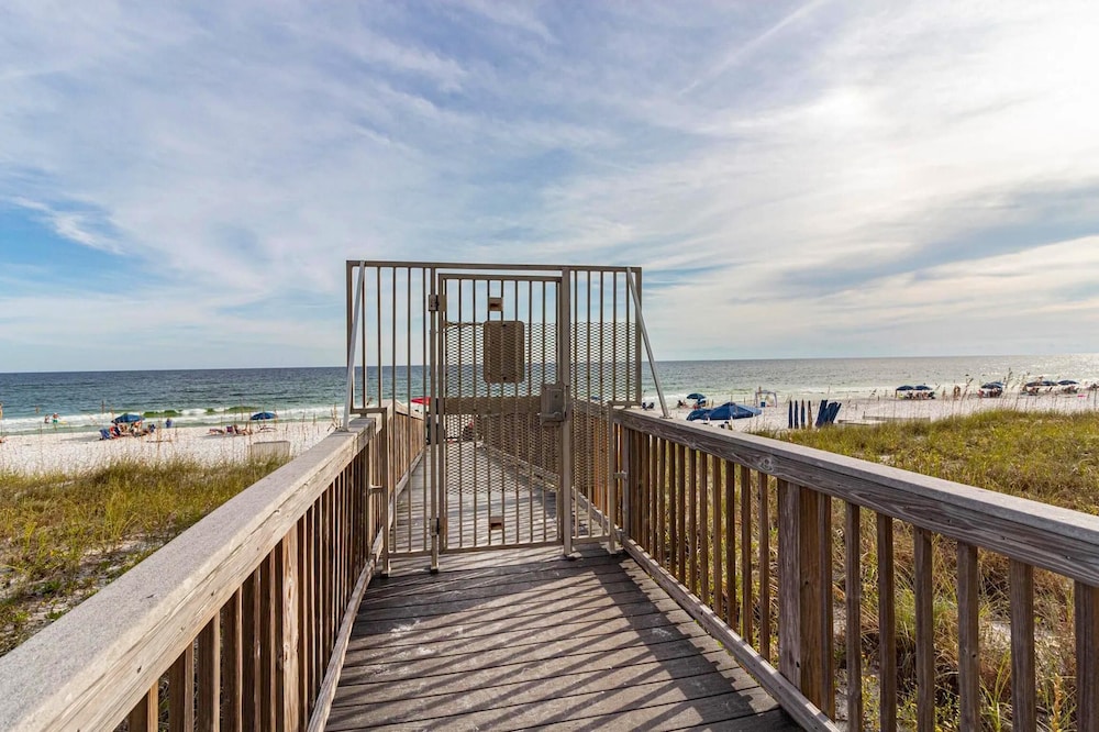 Navarre Towers 1205 - photo 15