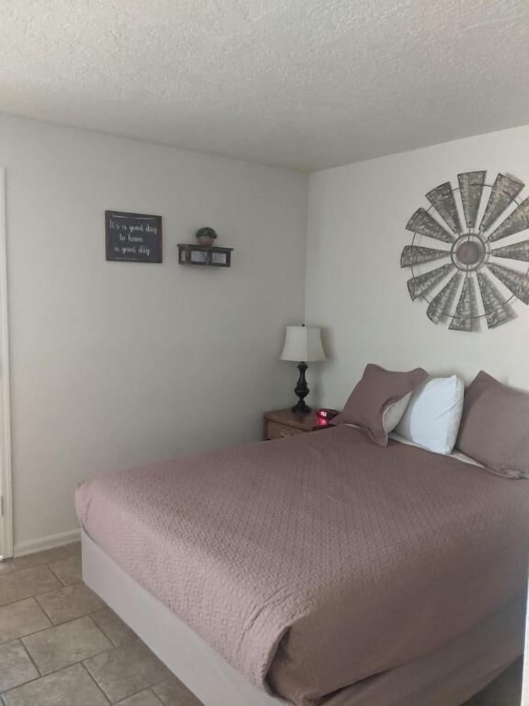 Little Daisy Motel - photo 6