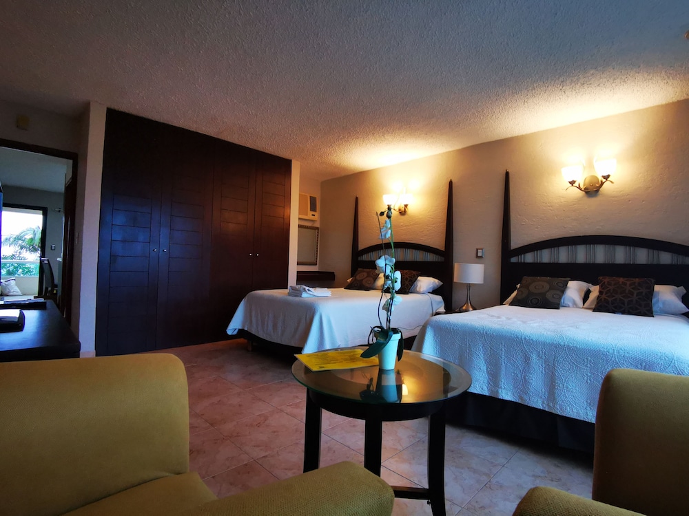 Lovely Beachfront Estudio in Hotel Zone — Cancun — photo 5