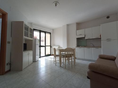 Nelly house con piscina e posto auto al coperto — 4-Star Luxury Hotel in Tortoreto Lido, Italy