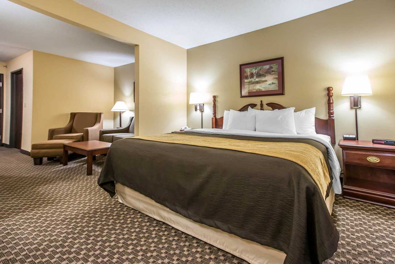 Quality Inn & Suites Mendota near I 39 - photo 13