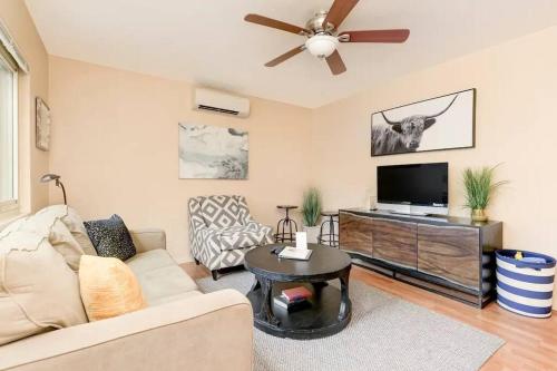 Casa Amore 2BR FREE Driveway parking for 3 cars — 4-Star Luxury Hotel in San Diego, United States
