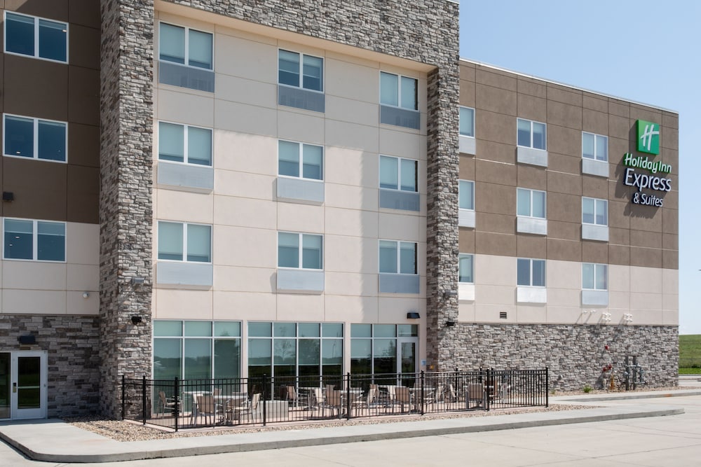 Holiday Inn Express & Suites Sioux City North Event Center by IHG - photo 37