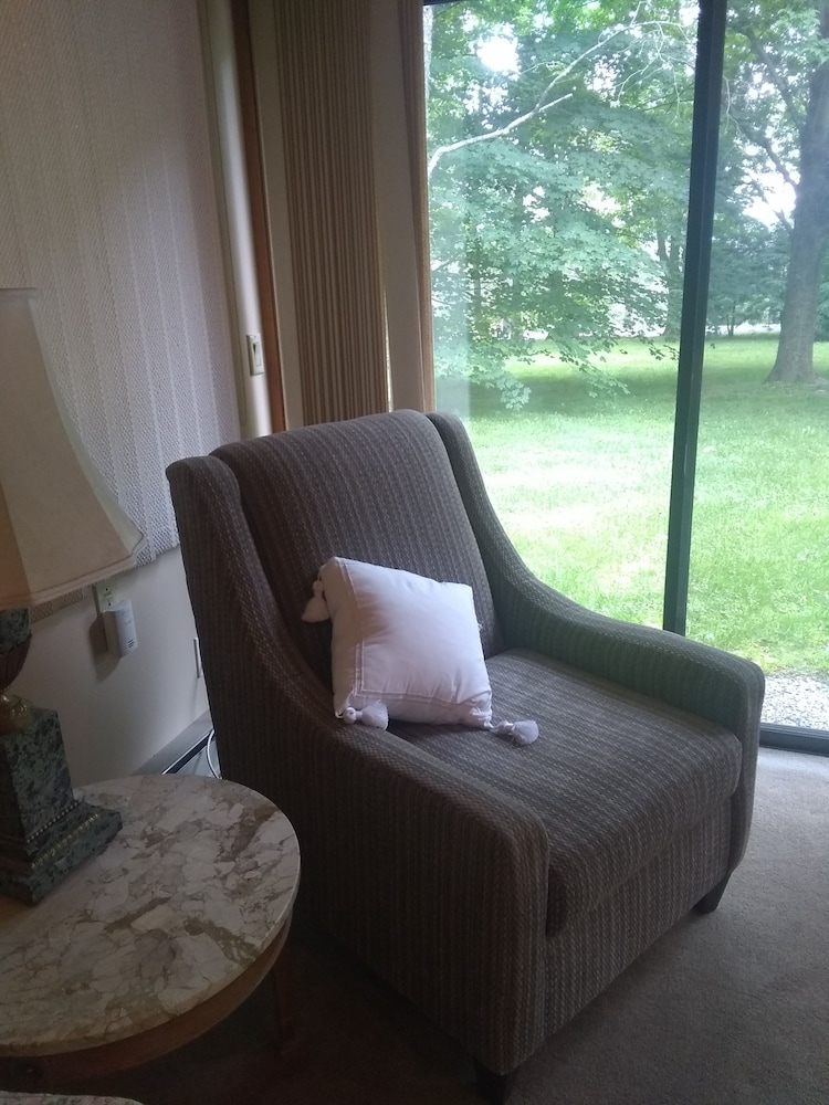 Tanglewood Suites - photo 10