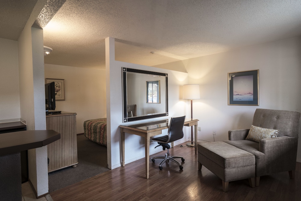 Seatac Inn - photo 23
