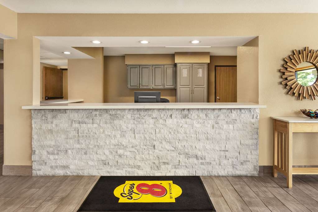 Super 8 by Wyndham Ankeny Des Moines Area - photo 3