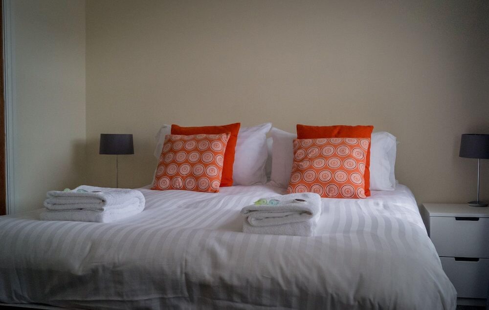 The Racecourse Gathering 5 Bed Sleeps 12 City Centre Within Walls in Chester, United Kingdom