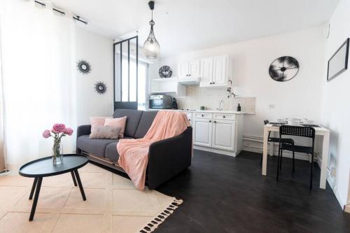 Le Charmant Yin Yang Studio Proche De Paris — Montrouge