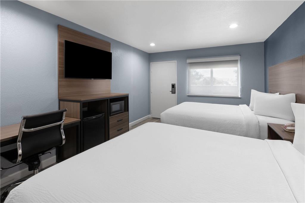 Days Inn by Wyndham Arroyo Grande Pismo Beach - photo 19