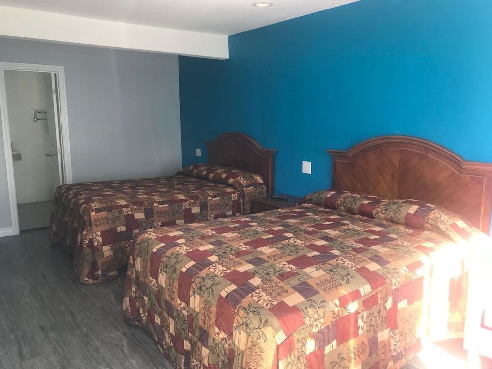 Deano's Motel Culver City - photo 17