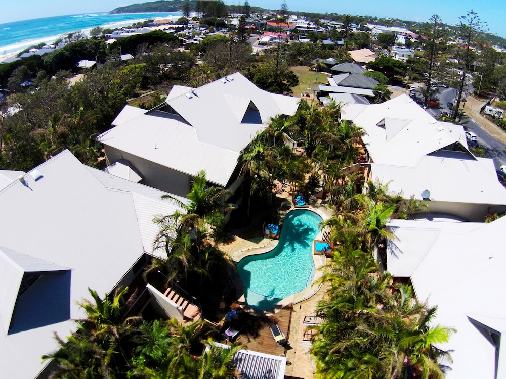 Outrigger Bay Apartments — 4-Star Luxury Hotel in Byron Bay, Australia