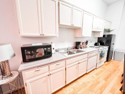 Gaslamp 2bdrm W Parking & 5 Beds #403 - photo 4