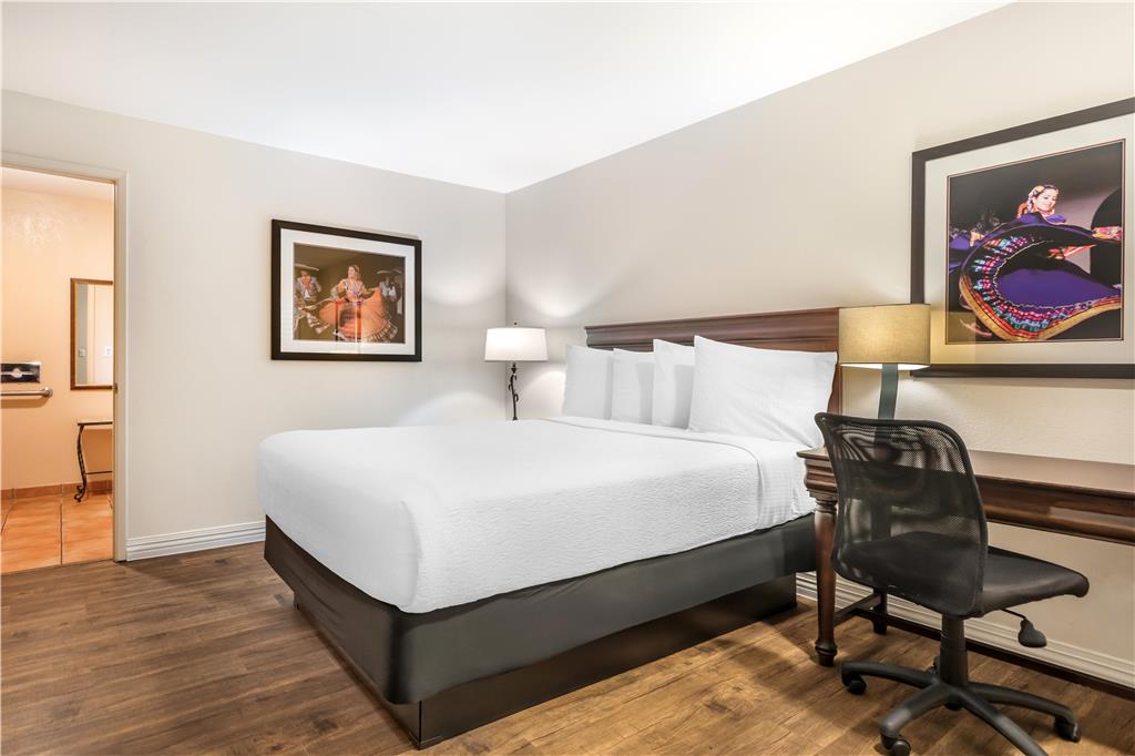 Best Western Rose Garden Inn - photo 16