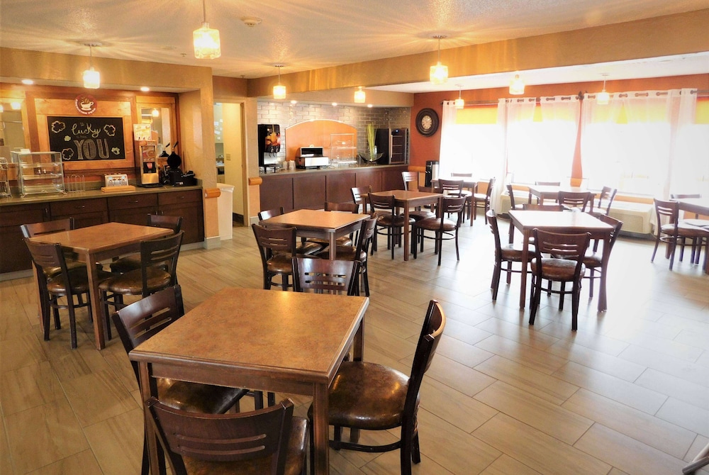 AmericInn by Wyndham Ogallala - photo 24
