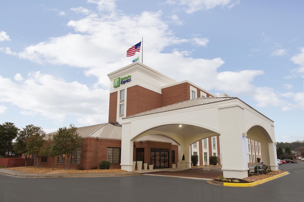 Holiday Inn Express Fredericksburg Southpoint an IHG Hotel - featured photo