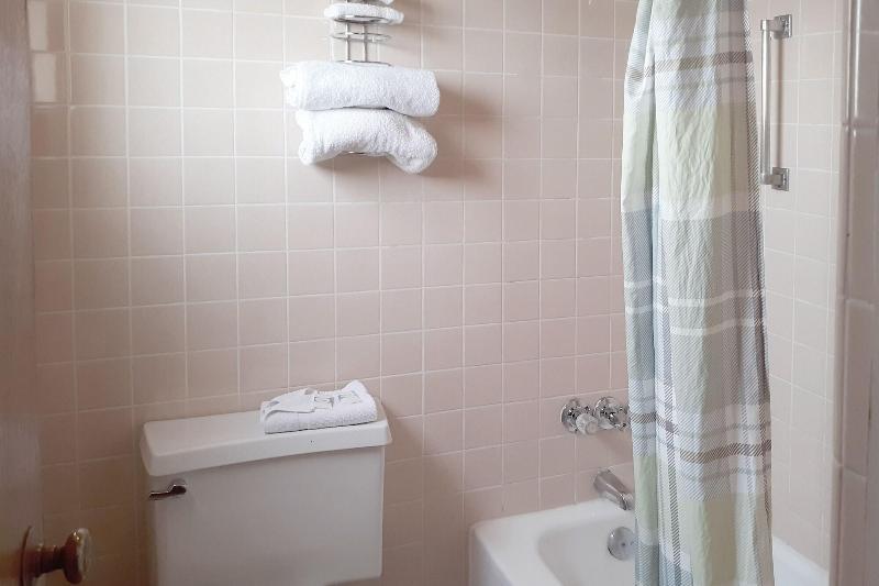 Hotel Kings at Clovis by OYO Rooms - photo 34