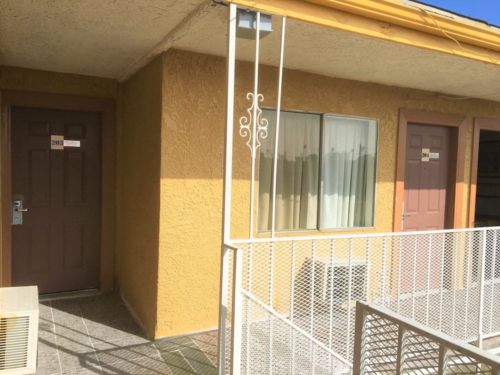 4 Star Motel - photo 12