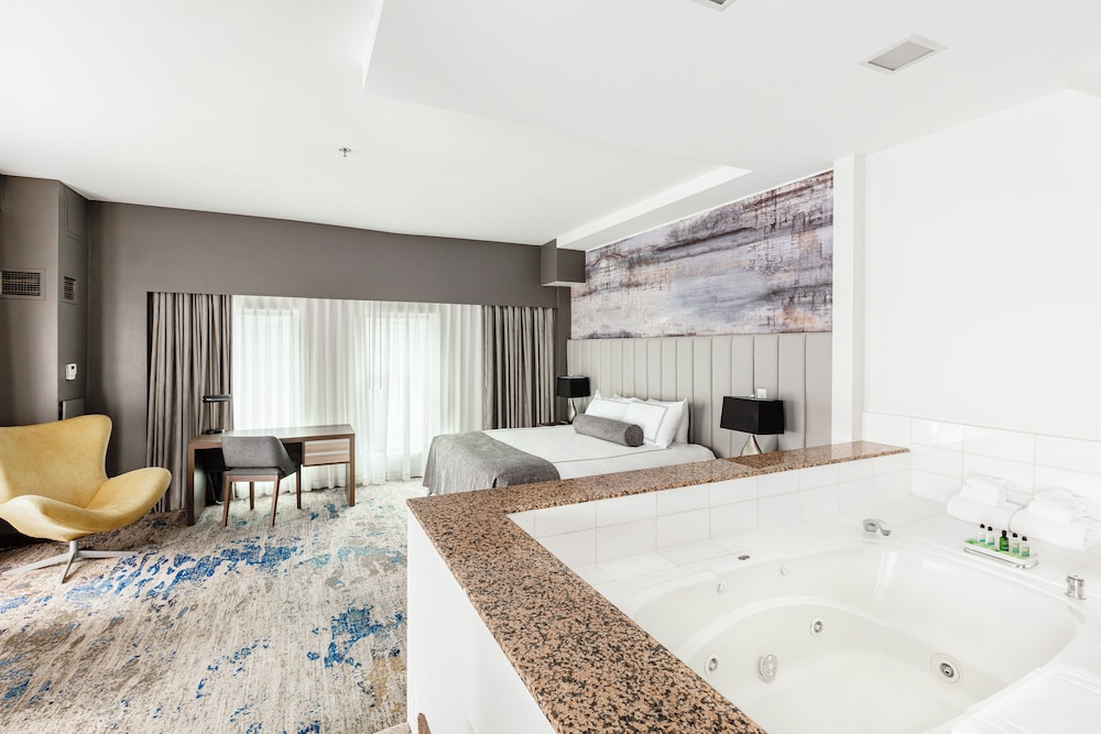 Atheneum Suite Hotel - photo 6