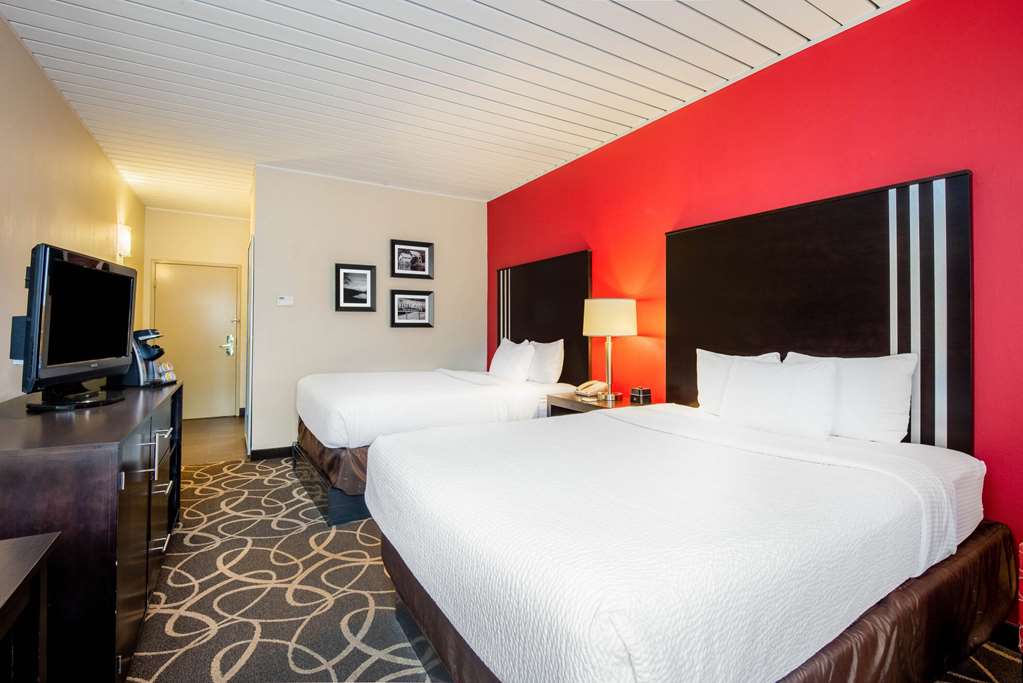 La Quinta Inn & Suites by Wyndham Elkview Charleston NE - photo 25