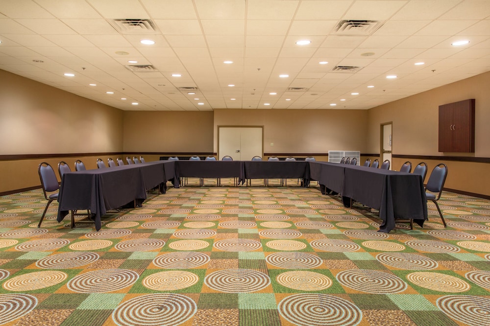 Holiday Inn Bloomington University Area by IHG - photo 25