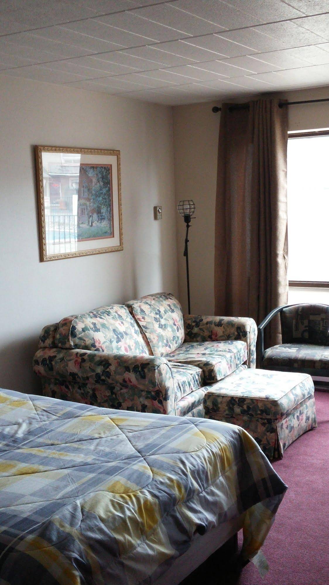 Towne & Country Motel