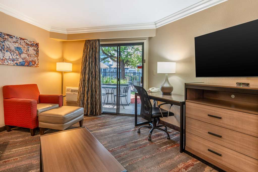 Best Western Plus Wine Country Inn & Suites - photo 26