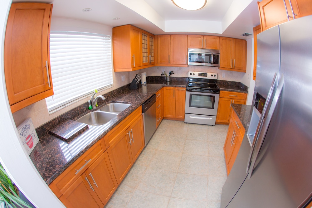 St Pete Beach Suites - photo 42