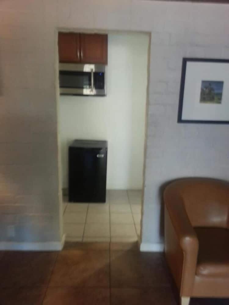Sterling Gardens Hotel - photo 57