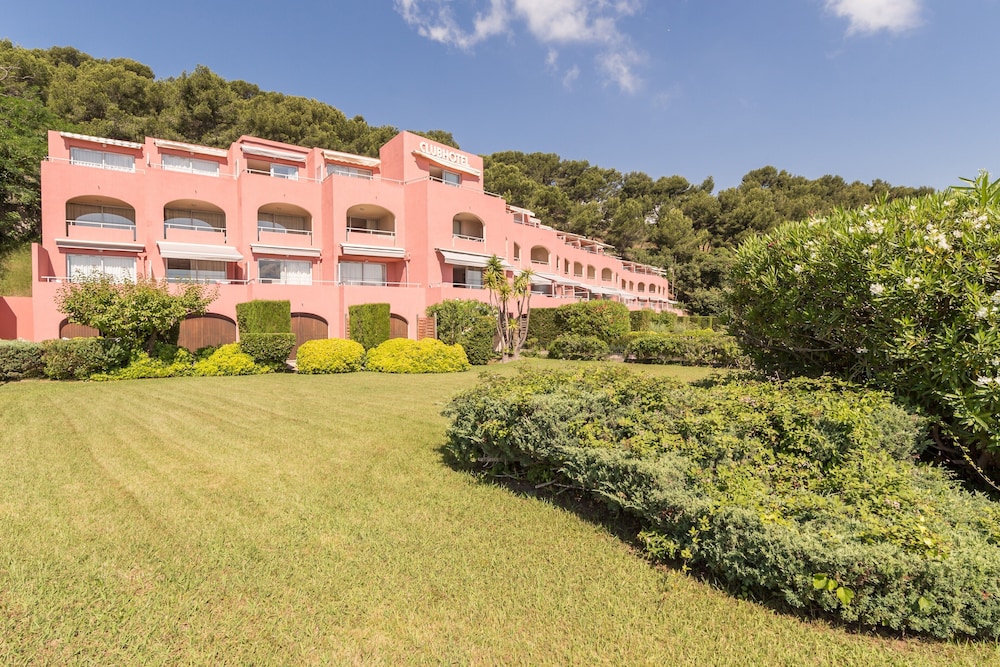 Résidence Pierre & Vacances Saint Mandrier Les Jardins de la Côte d’Azur in Toulon, France