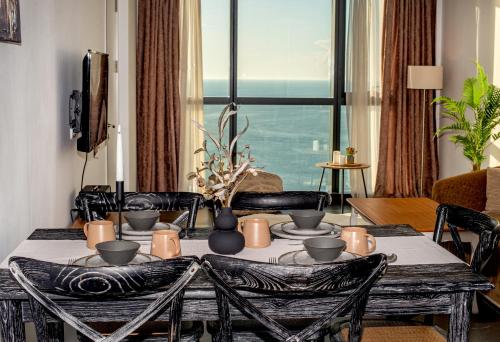 Ocean Breeze Retreat Honeymoon Apartment with Sea View in Porta Batumi Tower