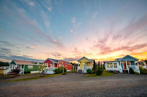 Narrows Too Camping Resort Loft Cottage 12 — Trenton