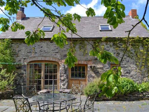 Hen Dy Goits - carbon neutral hotel in Unknown City