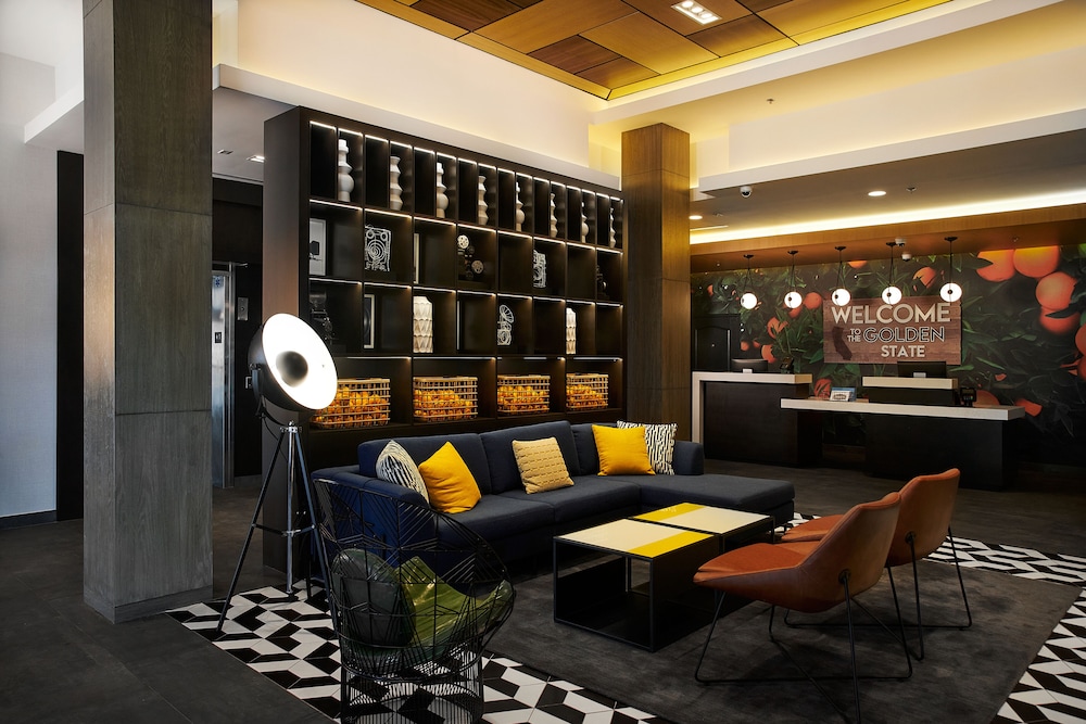 Hampton Inn & Suites Los Angeles Sherman Oaks - photo 9