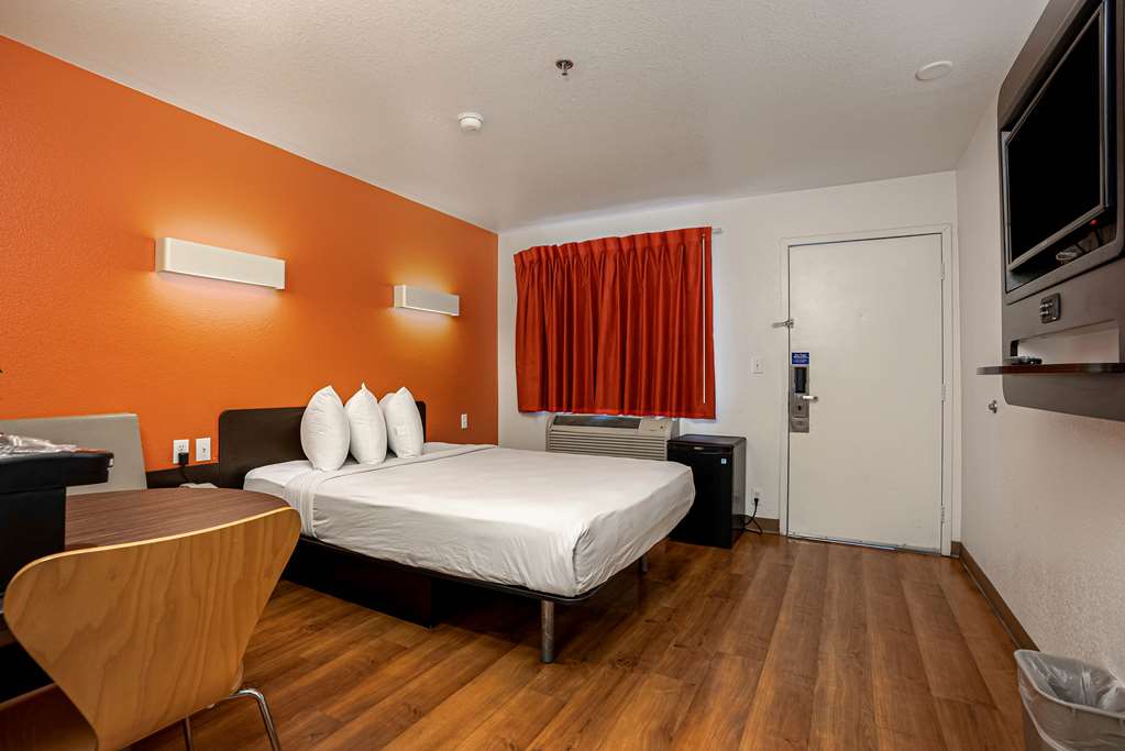 Motel 6 Temecula CA Historic Old Town - photo 14