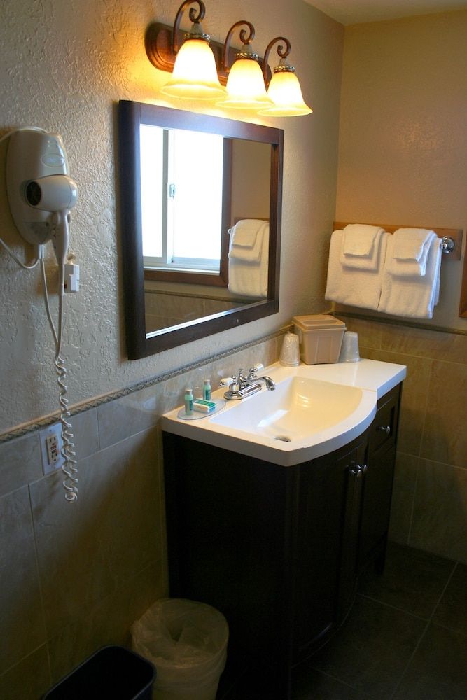 Sunset Surf Motel - photo 4