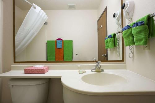 Super 8 by Wyndham Las Vegas - photo 15