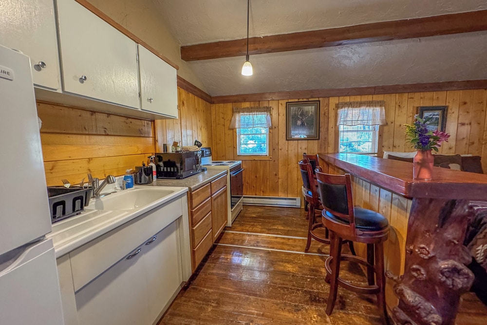 Chinook Winds Motel - photo 89